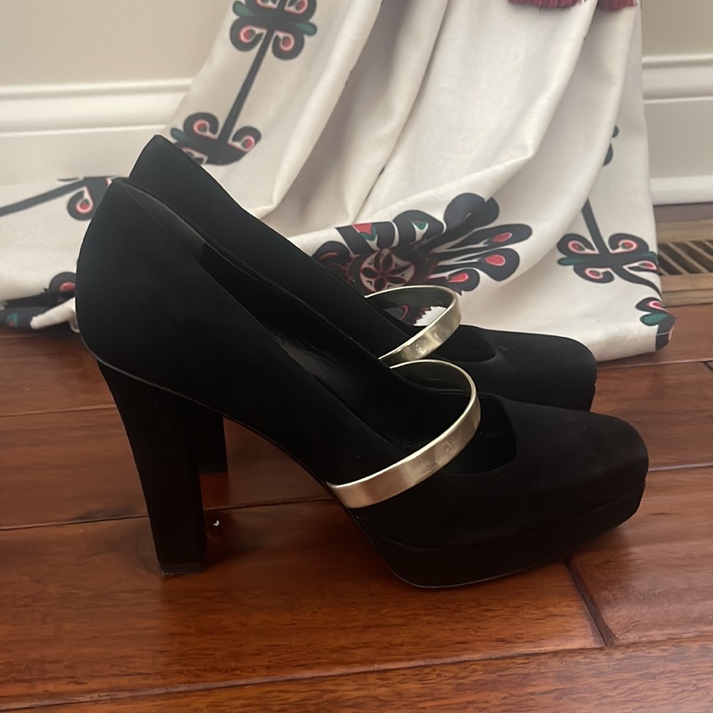 ❤️💗❤️Gucci Suede Platform Heels❤️💗❤️Size40 LIKE NEW condition